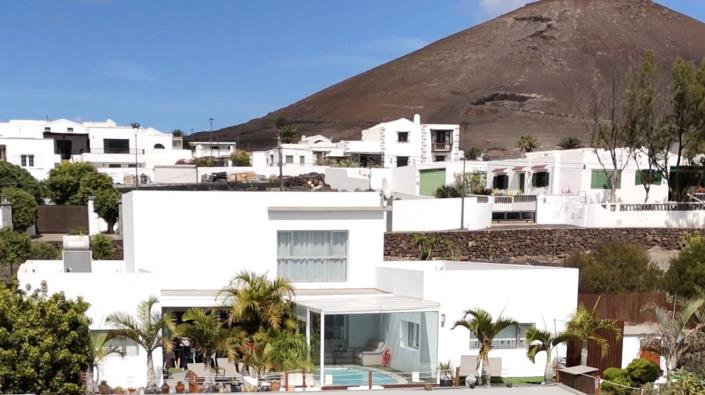 Image No.31-4 Bed Chalet for sale