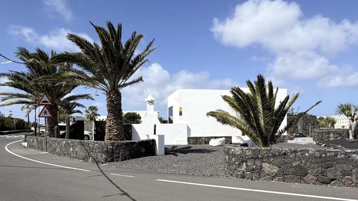 Image No.21-3 Bed Chalet for sale