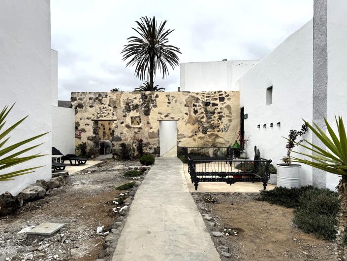 Image No.10-6 Bed Hotel for sale