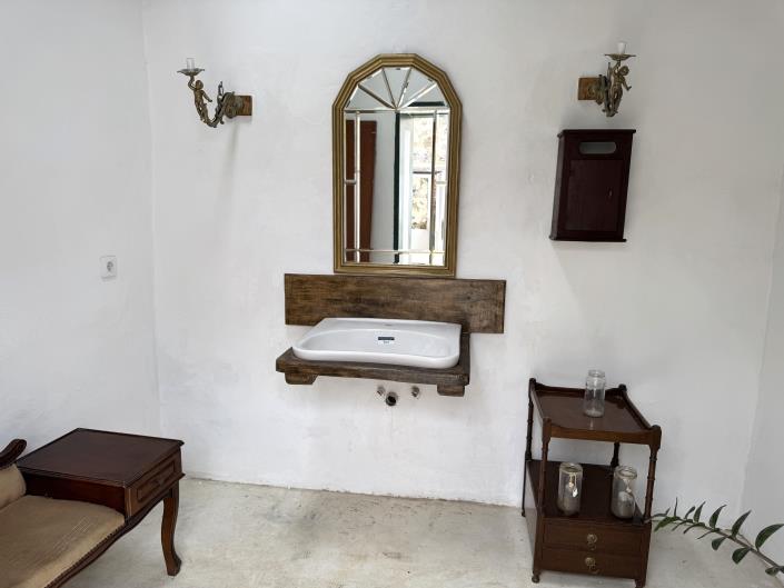 Image No.24-6 Bed Hotel for sale