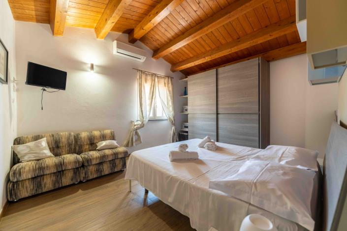 Image No.22-2 Bed Apartment for sale