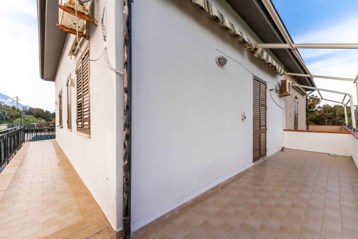 Image No.11-3 Bed Apartment for sale