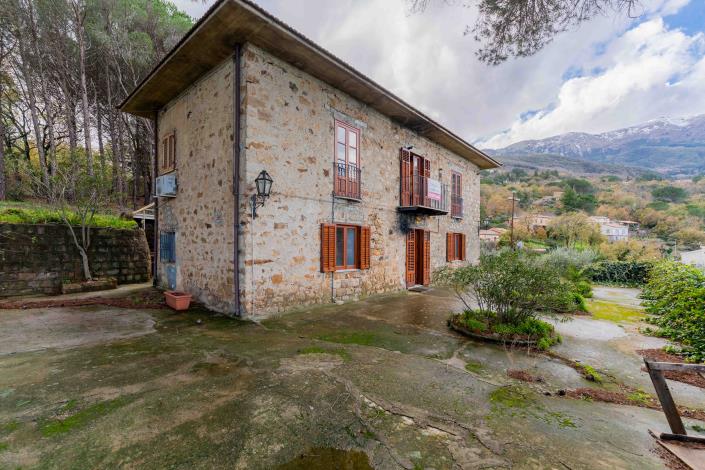 Image No.11-5 Bed Villa for sale