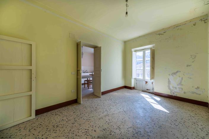 Image No.9-3 Bed Apartment for sale