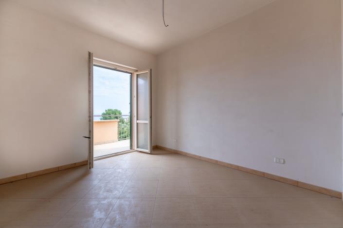 Image No.20-3 Bed Apartment for sale