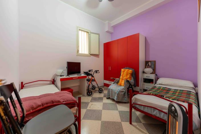 Image No.9-1 Bed House for sale