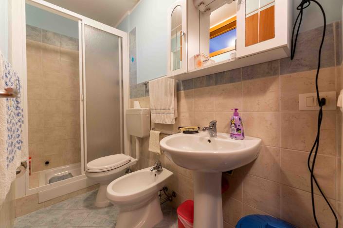 Image No.13-1 Bed House for sale