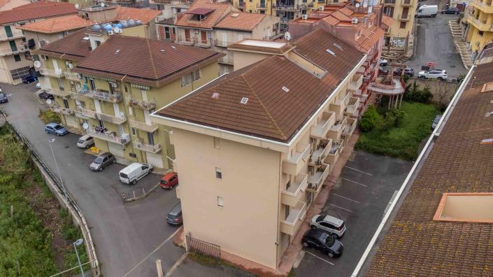 Image No.17-1 Bed House for sale