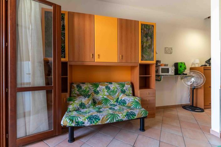 Image No.12-2 Bed Townhouse for sale