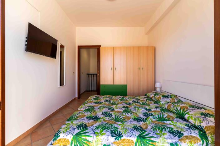 Image No.19-2 Bed Townhouse for sale