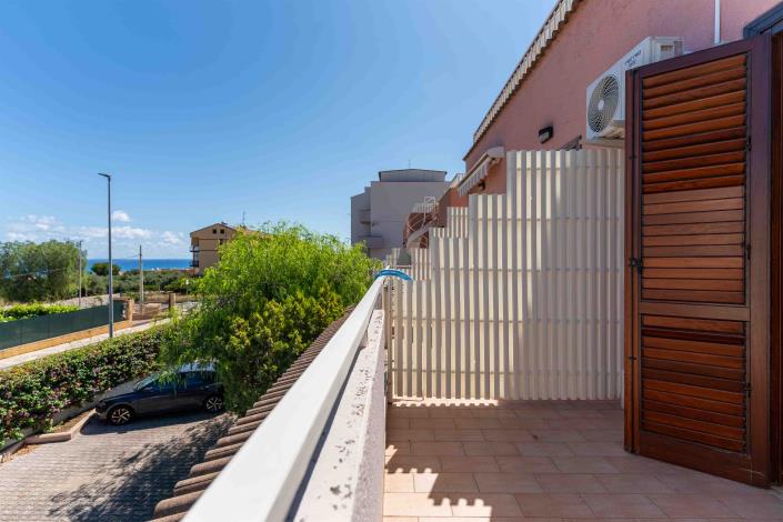 Image No.21-2 Bed Townhouse for sale