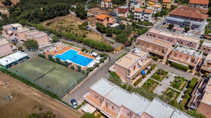 Image No.25-2 Bed Townhouse for sale