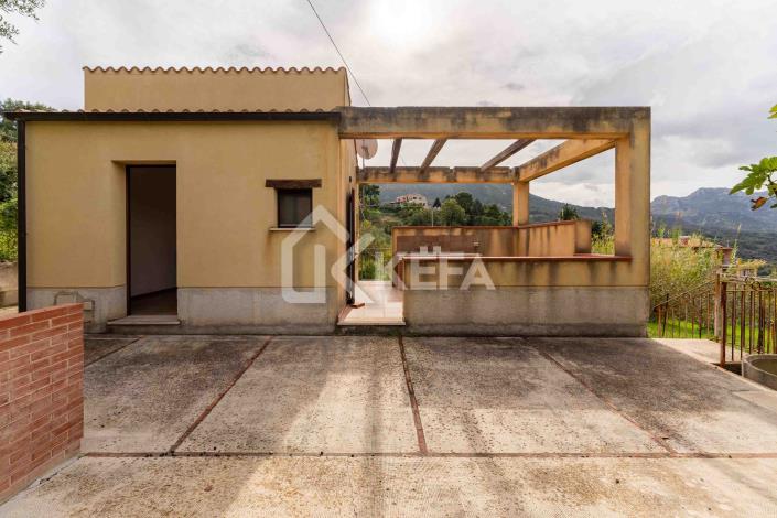 Image No.3-2 Bed Villa / Detached for sale