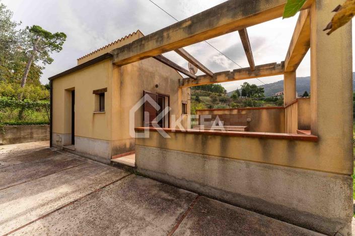 Image No.4-2 Bed Villa / Detached for sale