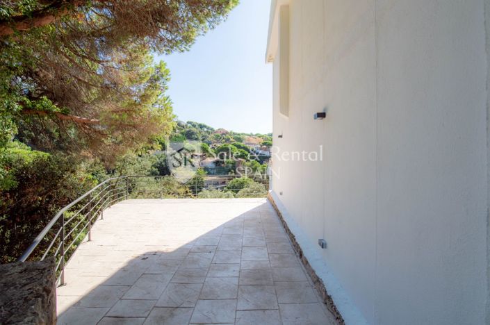 Image No.14-3 Bed Flat for sale