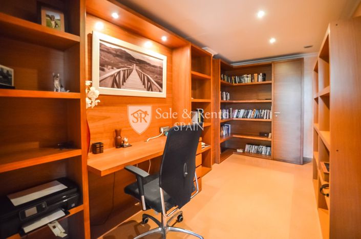 Image No.35-5 Bed Villa for sale