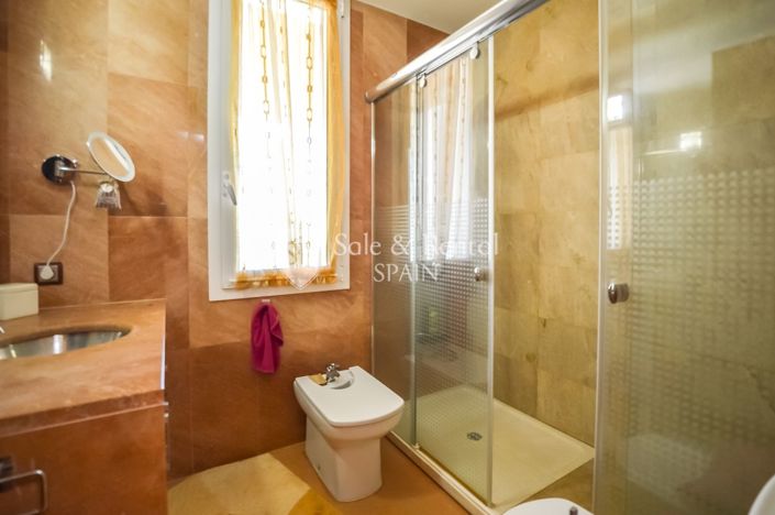 Image No.41-5 Bed Villa for sale