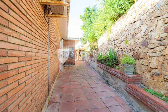 Image No.13-7 Bed Villa for sale