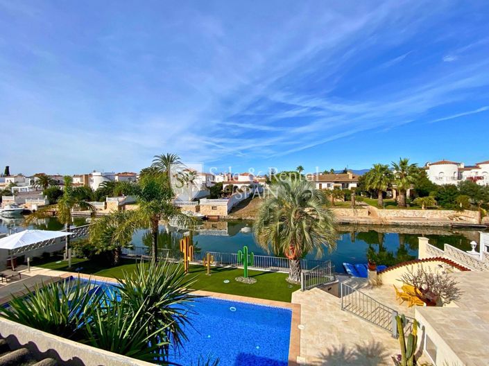 Image No.105-5 Bed Villa for sale