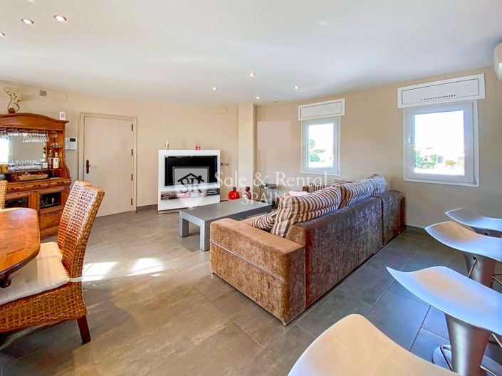 Image No.117-5 Bed Villa for sale