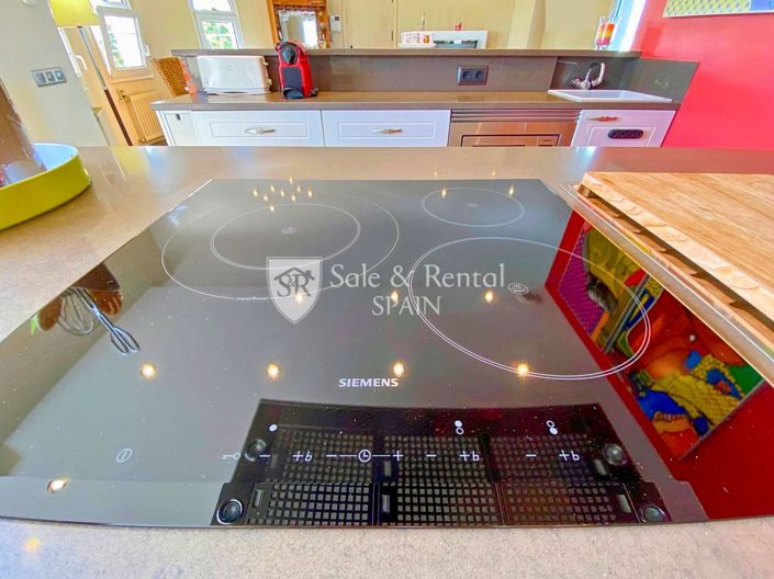 Image No.120-5 Bed Villa for sale