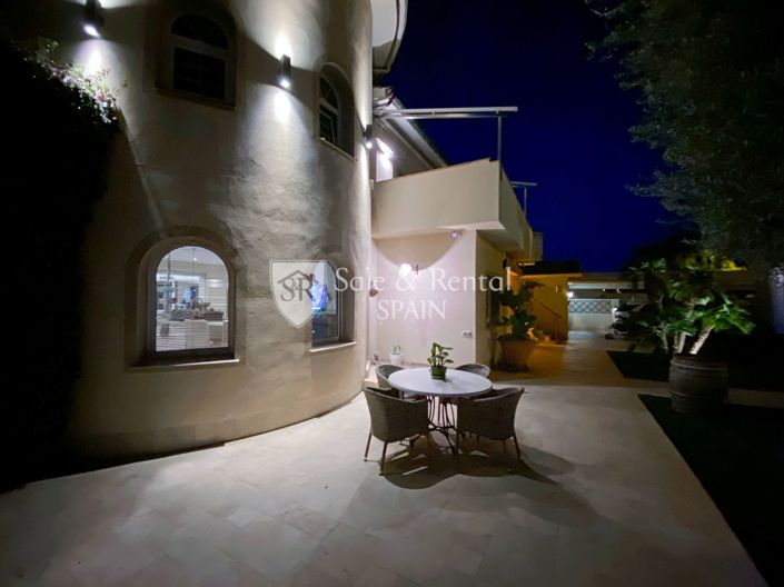 Image No.140-5 Bed Villa for sale