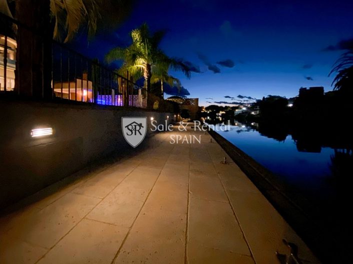 Image No.142-5 Bed Villa for sale