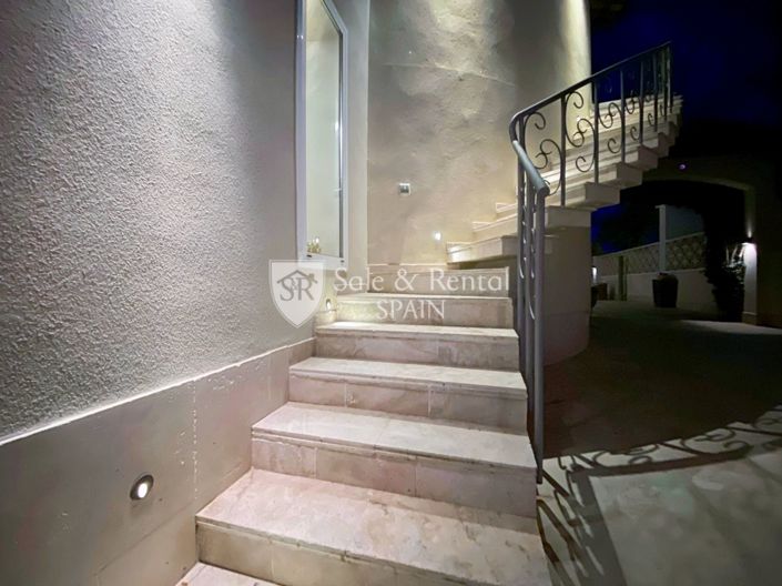 Image No.162-5 Bed Villa for sale