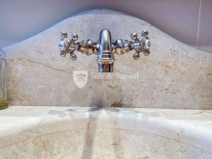 Image No.33-5 Bed Villa for sale