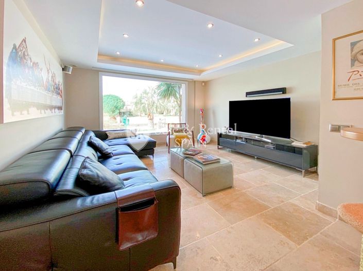 Image No.36-5 Bed Villa for sale