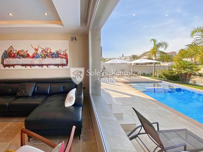 Image No.38-5 Bed Villa for sale