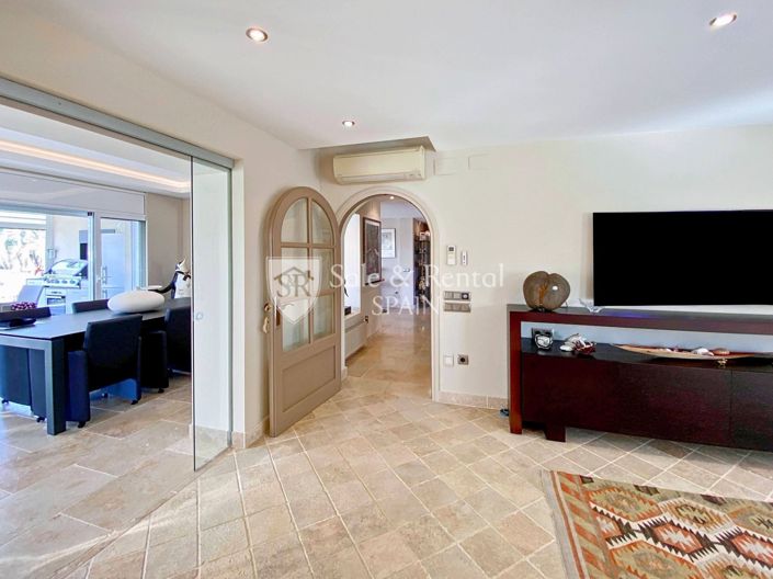 Image No.54-5 Bed Villa for sale