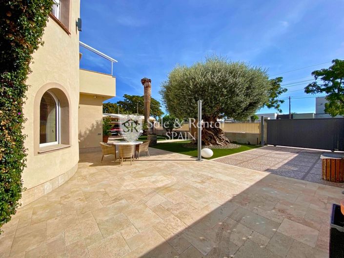 Image No.86-5 Bed Villa for sale