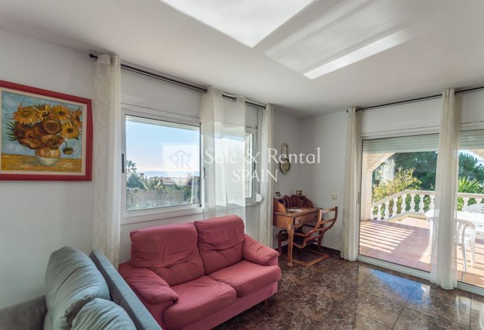 Image No.8-7 Bed Villa for sale