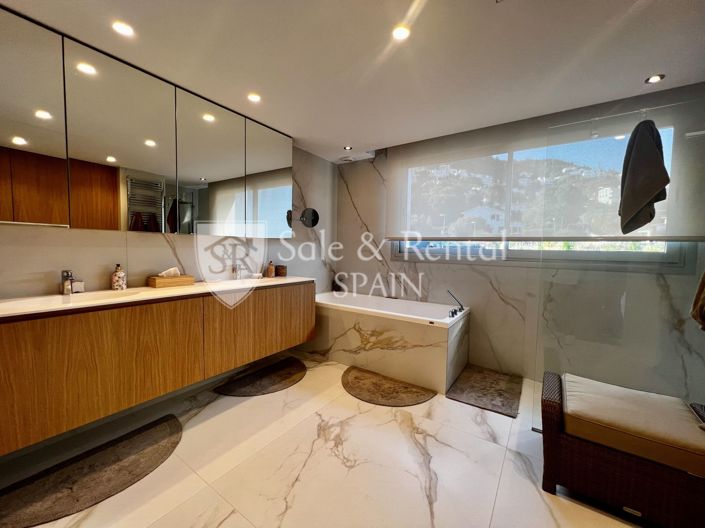 Image No.25-6 Bed Villa for sale