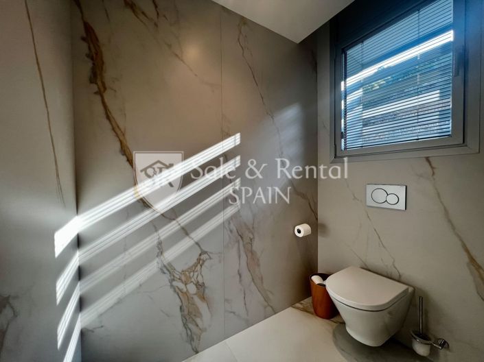 Image No.26-6 Bed Villa for sale