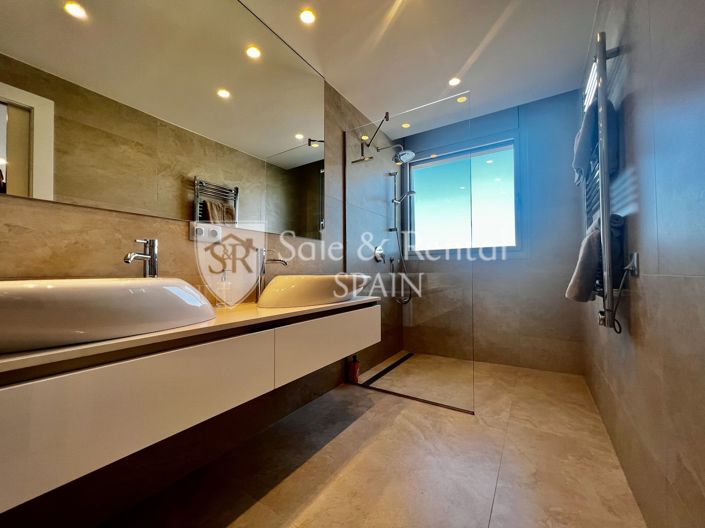 Image No.35-6 Bed Villa for sale