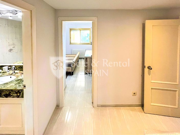 Image No.12-3 Bed Flat for sale