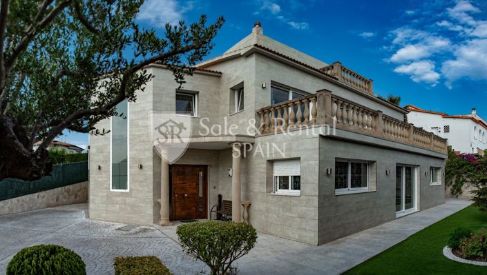 Image No.2-Villa de 5 chambres à vendre à Lloret de Mar