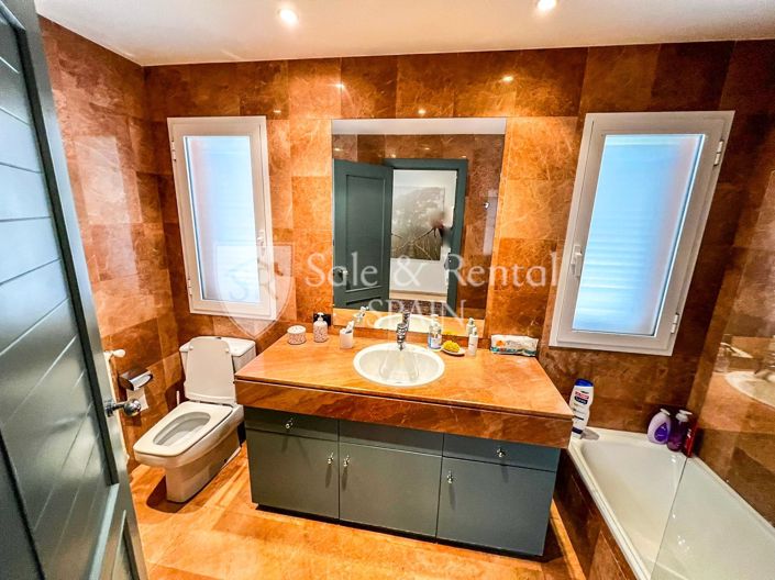 Image No.15-3 Bed Villa for sale