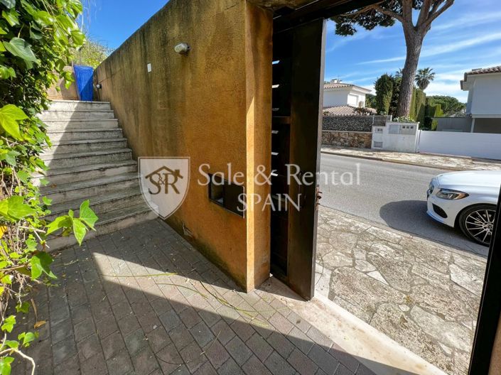 Image No.23-3 Bed Villa for sale