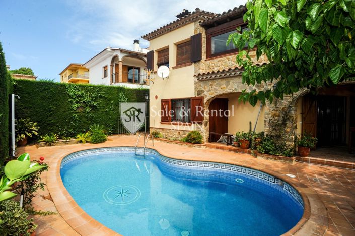 Image No.4-4 Bed Villa for sale