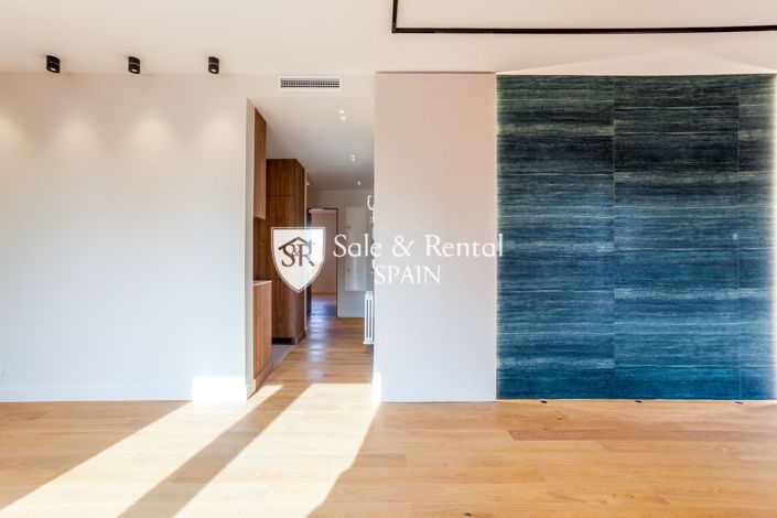 Image No.19-4 Bed Flat for sale