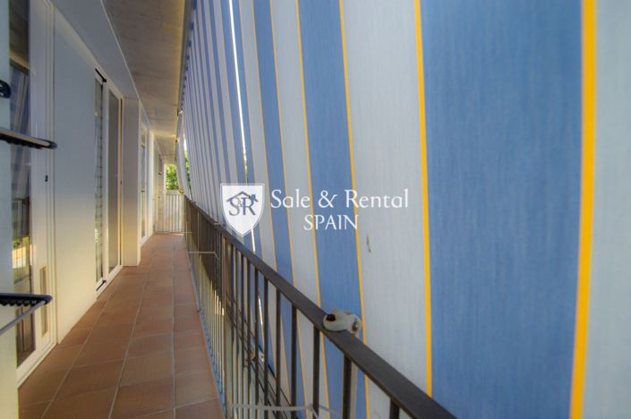 Image No.12-3 Bed Flat for sale