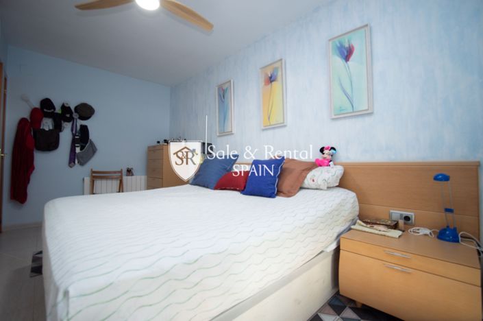 Image No.33-3 Bed Flat for sale