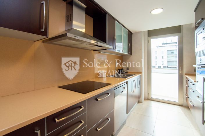 Image No.11-3 Bed Flat for sale