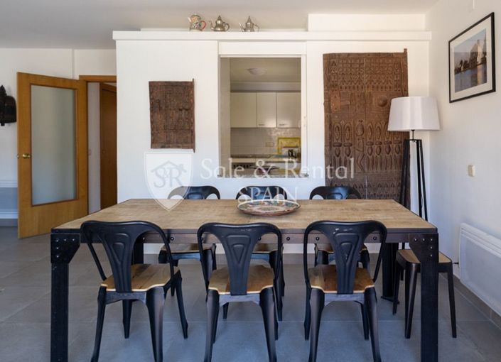 Image No.2-4 Bed Flat for sale