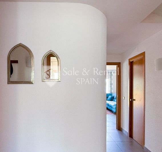 Image No.23-4 Bed Flat for sale