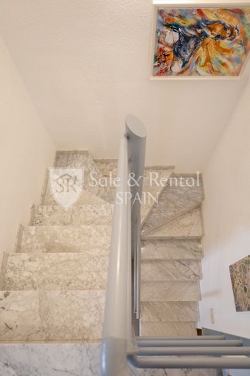 Image No.37-4 Bed Flat for sale