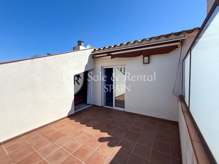 Image No.44-4 Bed Flat for sale